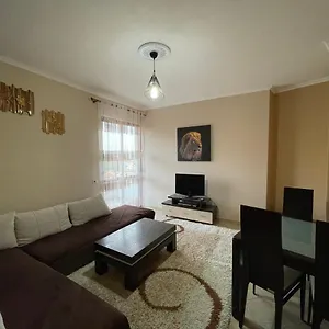 - Private 2 Oda ve Kahvaltı Linze