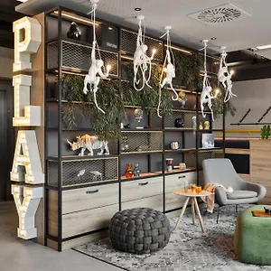 Moxy East *** Bécs