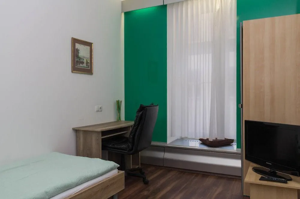 Hotel Dan In'N Out Vienna