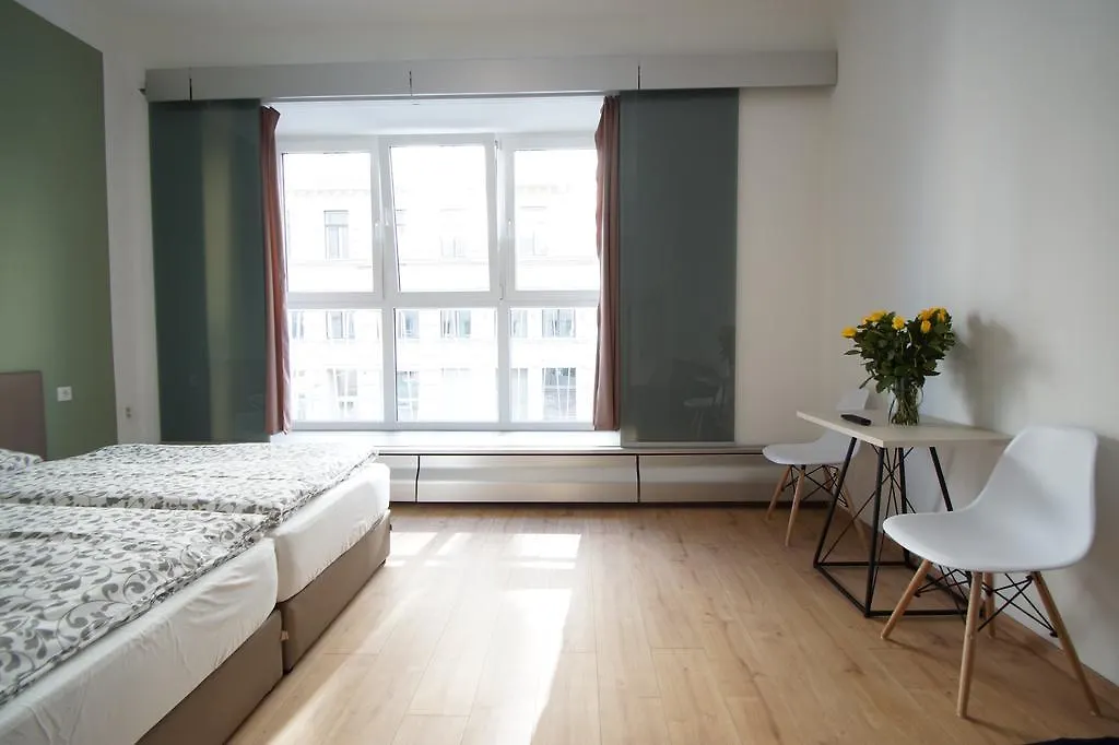Dan In'N Out Guest House Vienna