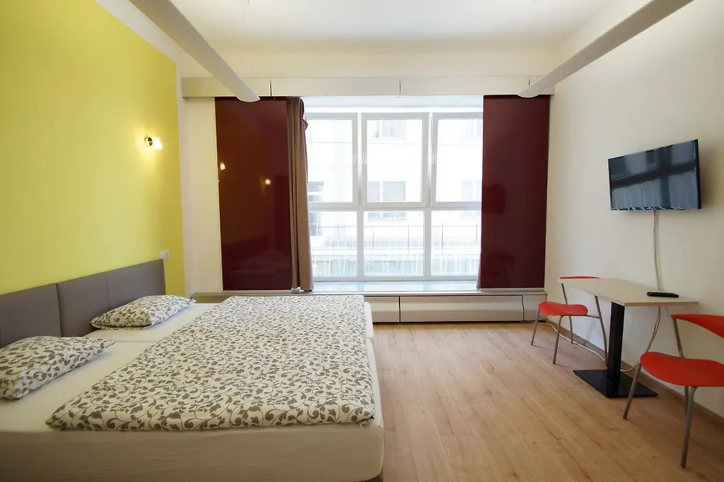 Dan In'N Out Guest House Vienna