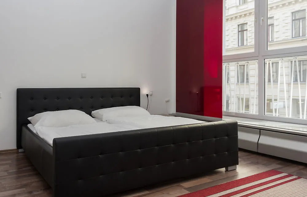 Dan In'N Out Guest House Vienna Austria