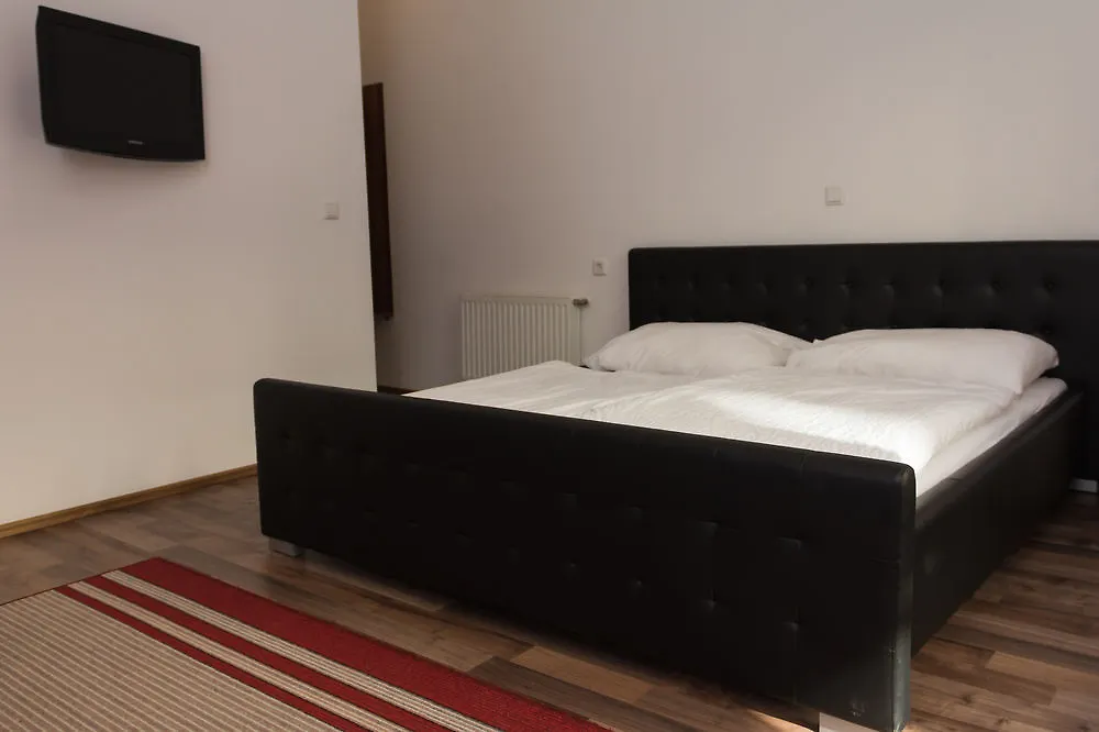 Dan In'N Out Guest House Vienna