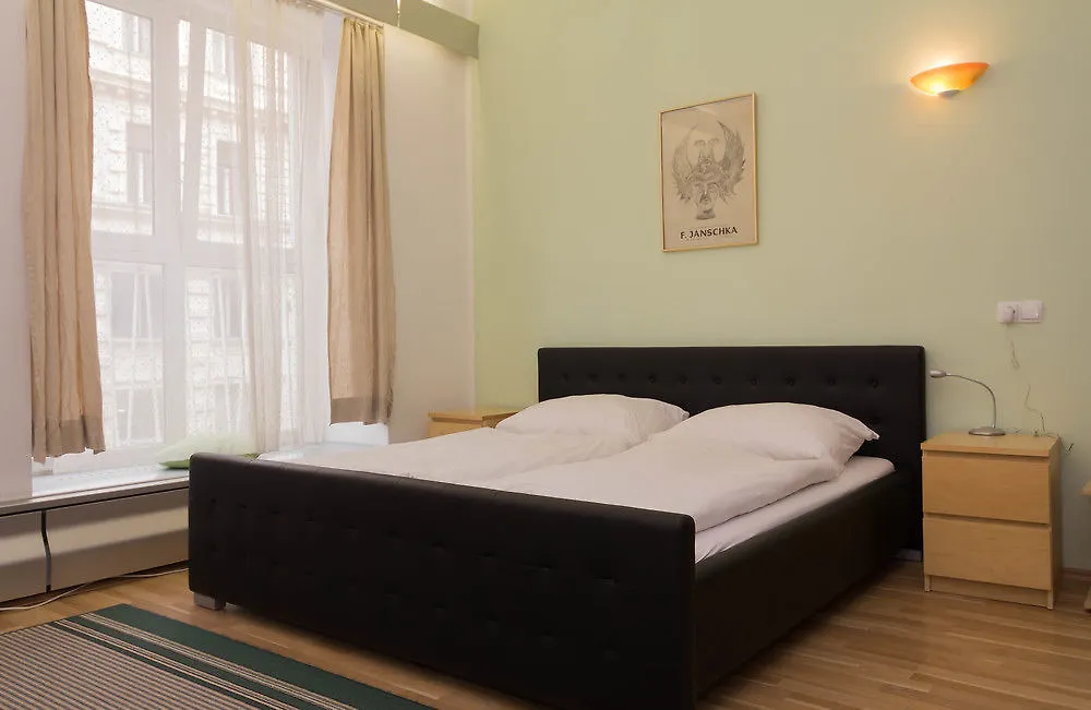 Hotel Dan In'N Out Vienna Austria