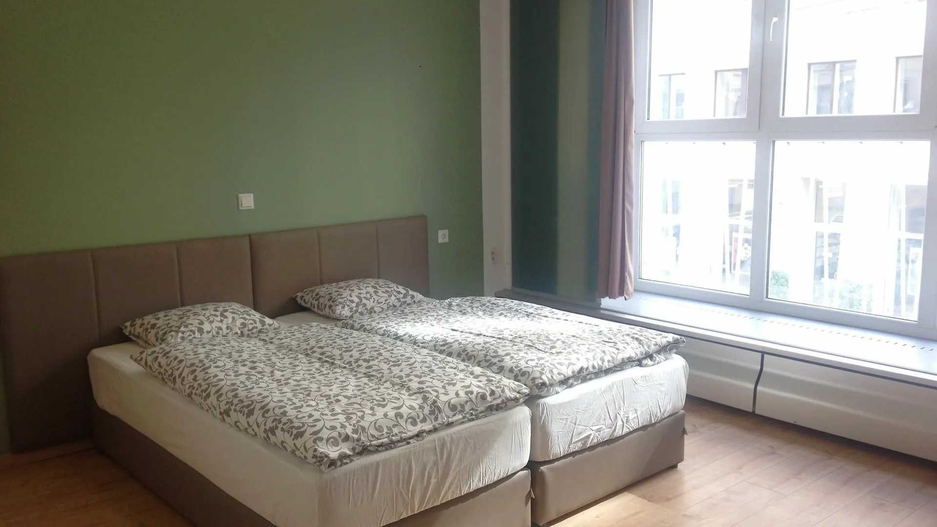 Dan In'N Out Guest House Vienna 3*,  Austria